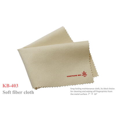 Kanetsune long-lasting maintenance cloth for cleaning and wiping fingerprints from the knife blade